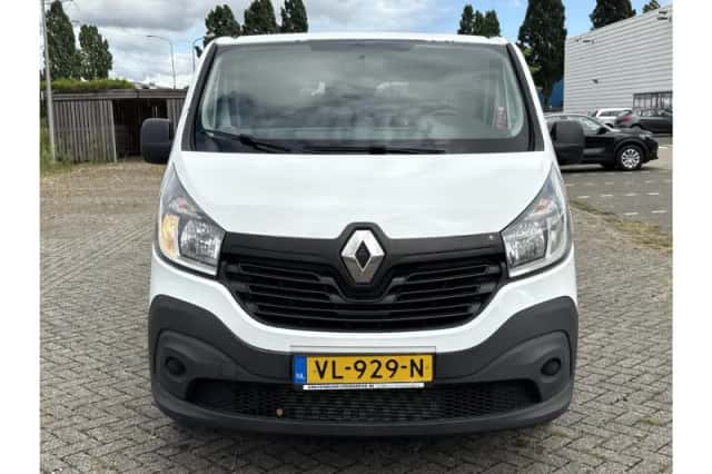 Renault Trafic (2015) thumbnail 5