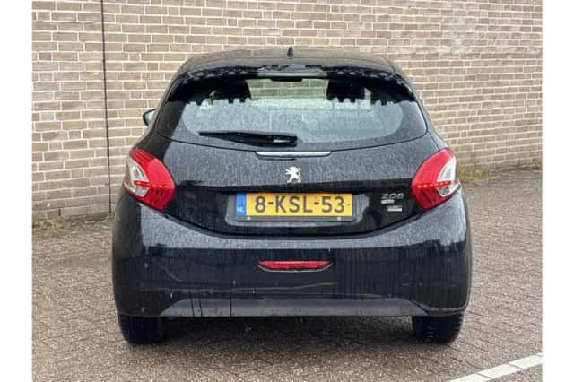 Peugeot 208 (2013) thumbnail 6