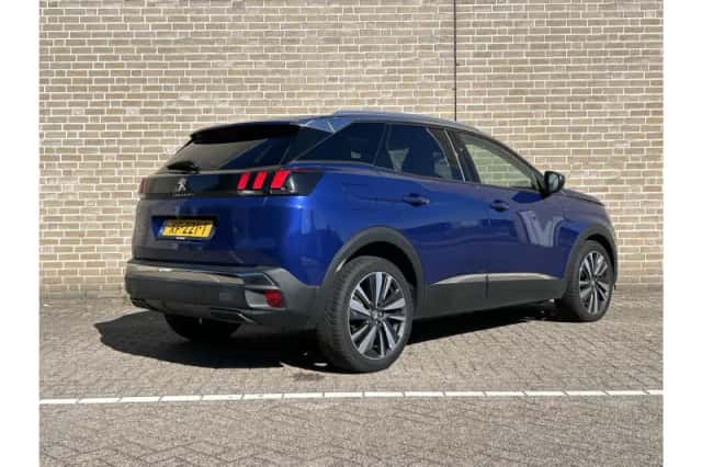 Peugeot 3008 (2018) thumbnail 2