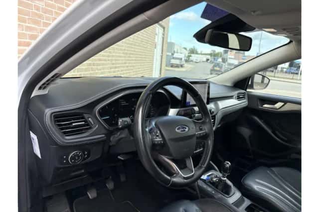Ford Focus (2020) thumbnail 3