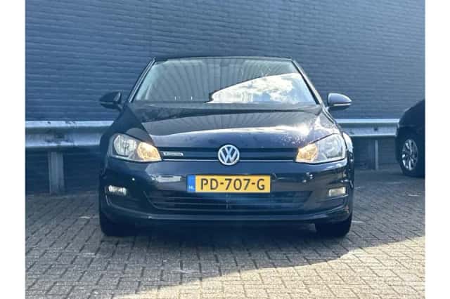 Volkswagen Golf (2017) thumbnail 5