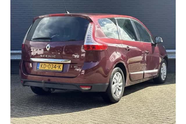 Renault Scénic (2013) thumbnail 2