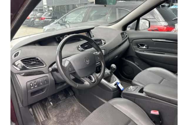 Renault Scénic (2013) thumbnail 3