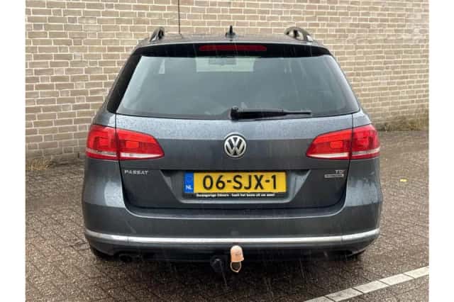 Volkswagen Passat (2011) thumbnail 5