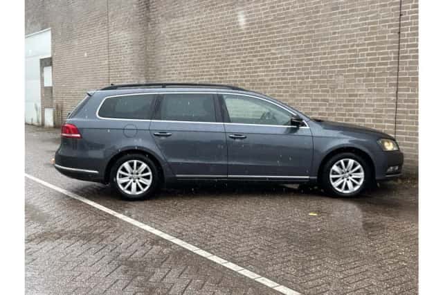 Volkswagen Passat (2011) thumbnail 6