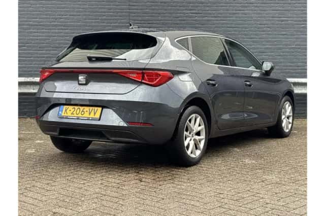 SEAT Leon (2021) thumbnail 2