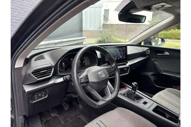 SEAT Leon (2021) thumbnail 3