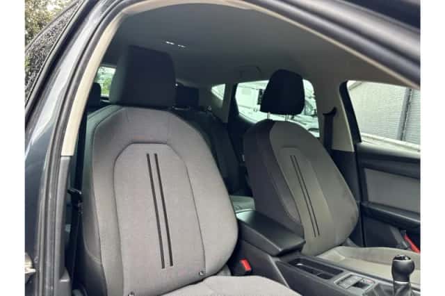 SEAT Leon (2021) thumbnail 4