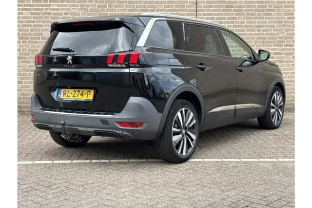 Peugeot 5008 (2018) thumbnail 2