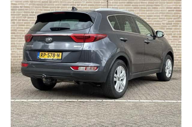 Kia Sportage (2018) thumbnail 2