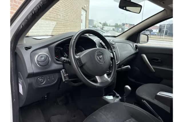 Dacia Logan (2016) thumbnail 3