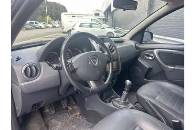 Dacia Duster (2014) thumbnail 3