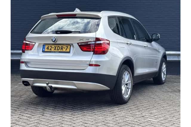 BMW X3 (2012) thumbnail 2