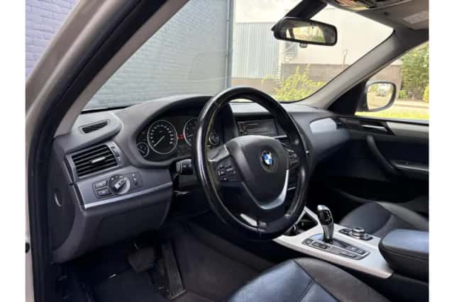 BMW X3 (2012) thumbnail 3