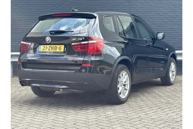 BMW X3 (2013) thumbnail 2