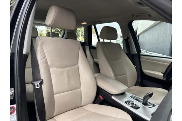 BMW X3 (2013) thumbnail 4
