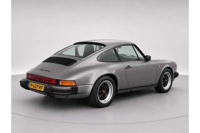 Porsche 911 (1986) thumbnail 2