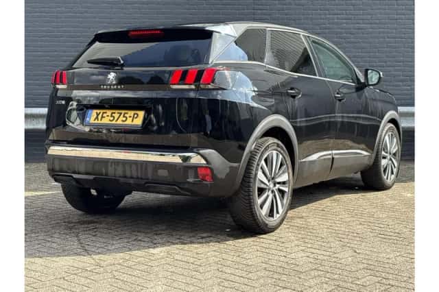 Peugeot 3008 (2018) thumbnail 2