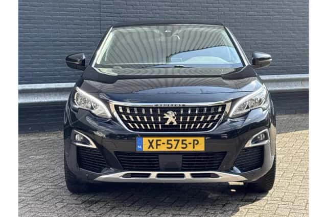 Peugeot 3008 (2018) thumbnail 5