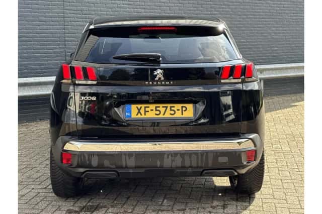 Peugeot 3008 (2018) thumbnail 6