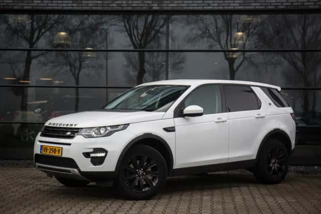 Land Rover Discovery Sport (2016) thumbnail 2