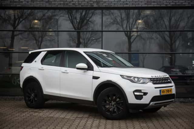 Land Rover Discovery Sport (2016) thumbnail 3