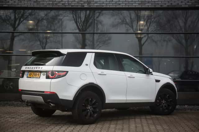 Land Rover Discovery Sport (2016) thumbnail 4