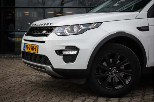 Land Rover Discovery Sport (2016) thumbnail 6