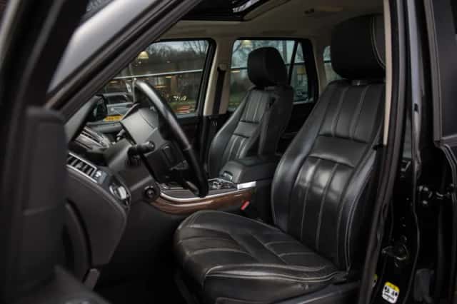 Land Rover Range Rover Sport (2010) thumbnail 6