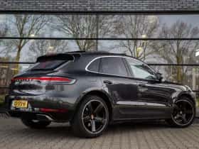Porsche Macan (2018) thumbnail 2