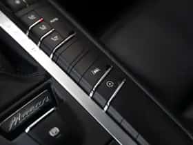 Porsche Macan (2018) thumbnail 21