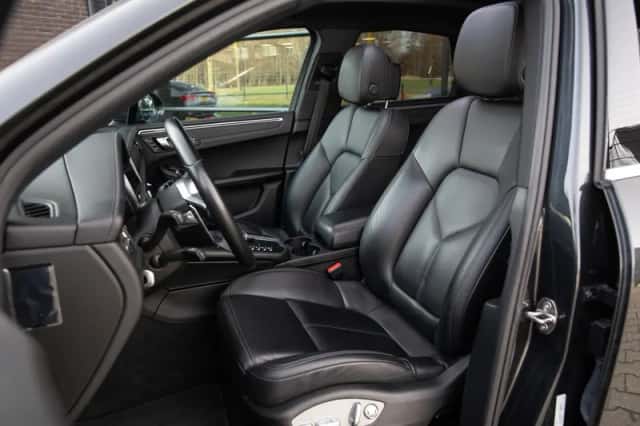 Porsche Macan (2019) thumbnail 4