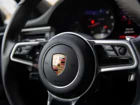 Porsche Macan (2018) thumbnail 10