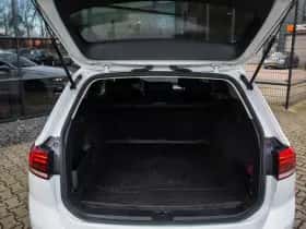 Volkswagen Passat (2019) thumbnail 26