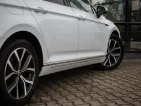 Volkswagen Passat (2019) thumbnail 5
