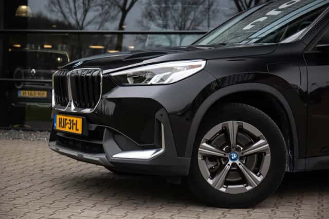 BMW X1 (2023) thumbnail 4