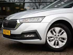 Škoda Octavia (2020) thumbnail 4