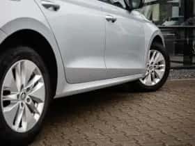 Škoda Octavia (2020) thumbnail 5