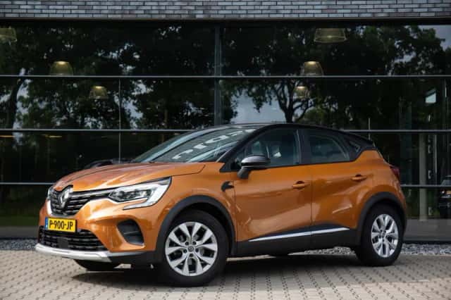 Renault Captur (2020) thumbnail 2