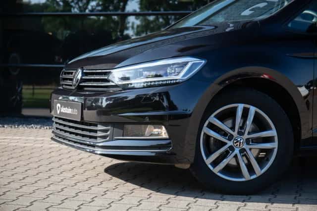 Volkswagen Touran (2024) thumbnail 4