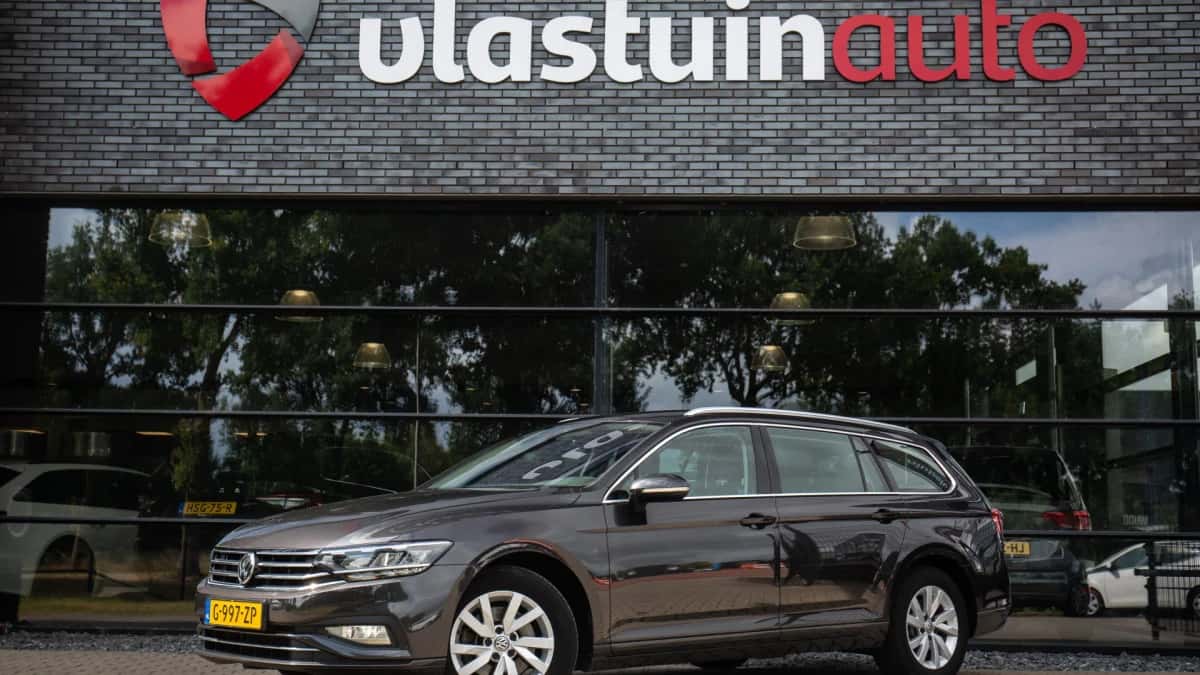 Volkswagen Passat (2019) — foto 1