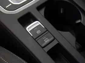 Volkswagen Passat (2019) thumbnail 19