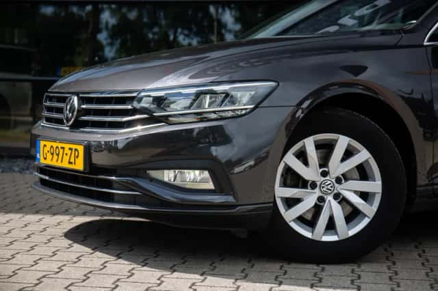 Volkswagen Passat (2020) thumbnail 4