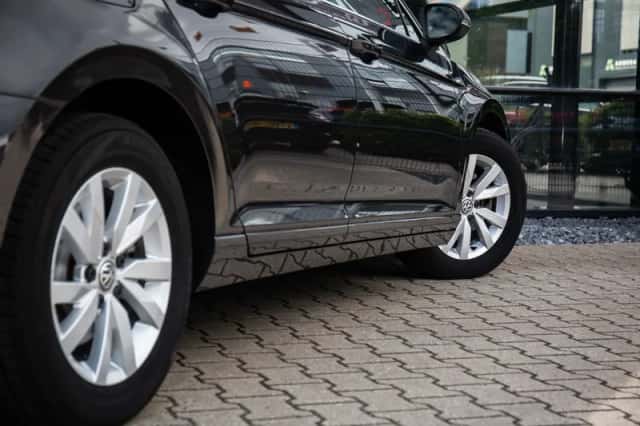 Volkswagen Passat (2020) thumbnail 5
