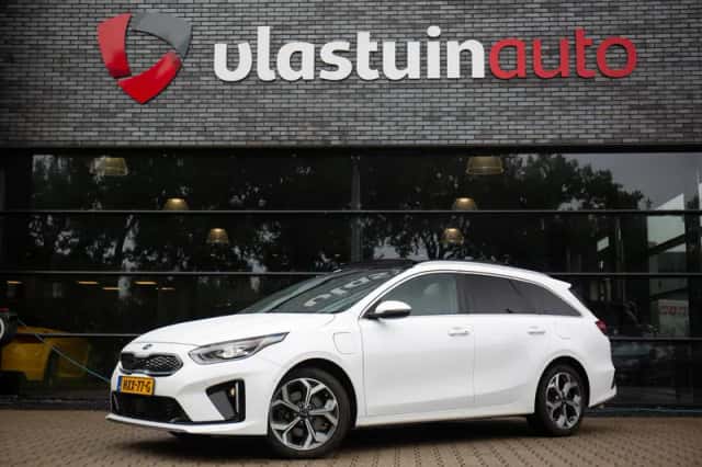 Kia Ceed Sportswagon (2021) thumbnail 1