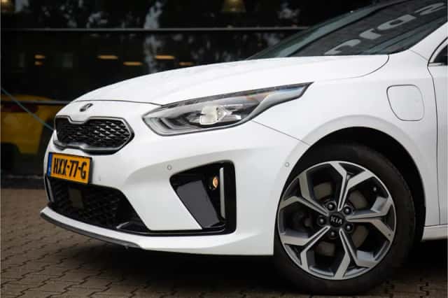 Kia Ceed Sportswagon (2021) thumbnail 4