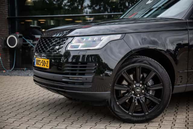 Land Rover Range Rover (2021) thumbnail 4