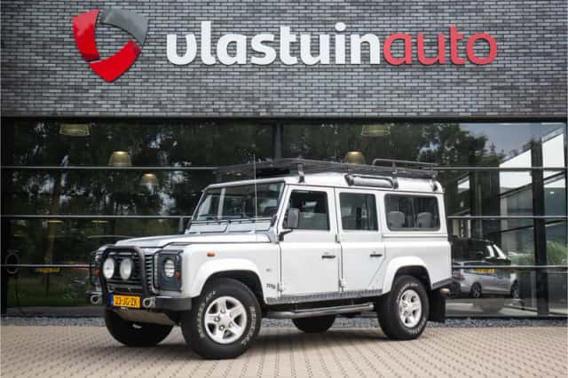 Land Rover Defender (2002) thumbnail 1