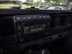 Land Rover Defender (1998) thumbnail 13