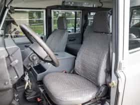 Land Rover Defender (1998) thumbnail 9